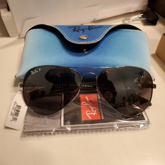 RAY BAN Grey Polarized Reflective Lenses - Picture 6 of 14